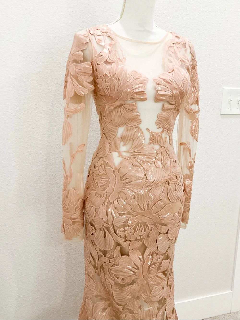Royal We Blush Rose Gold Floral Appliqué Mermaid Gown Sheer Long Sleeves Size XS